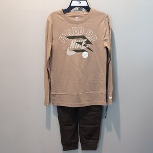 Nike Kids Set in Tan and Brown with 'Fired Up' Graphic